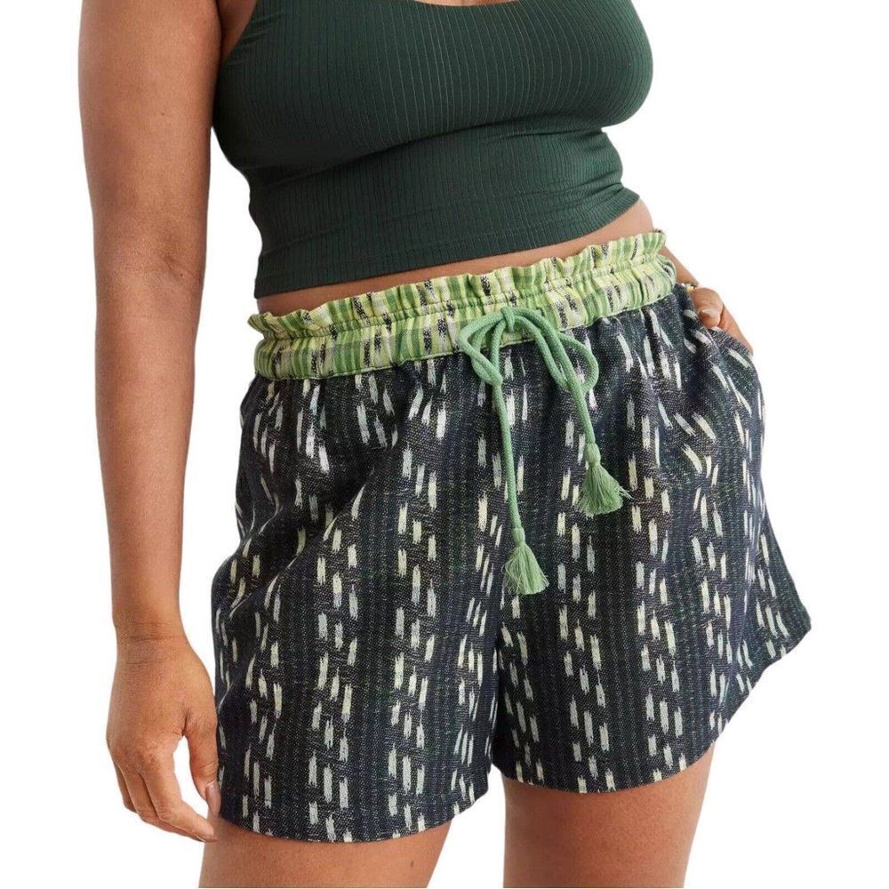 American Eagle jacquard high waist shorts. Size XS